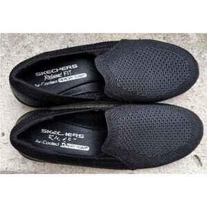 Women’s Sketchers Relaxed Fit Memory Foam Air Cooled Slip On Shoes Size 7 Black
